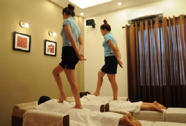 Không nhất thiết phải dùng đầu hoặc gót chân để massage